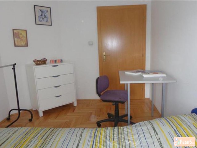 СЕ ИЗДАВА ДВОСОБЕН СТАН КАЈ СИТИ МОЛ