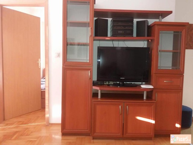 СЕ ИЗДАВА ДВОСОБЕН СТАН КАЈ Н.ЖЕЛЕЗНИЧКА