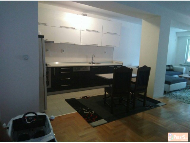 Се продава стан од 61m2 во Расадник!