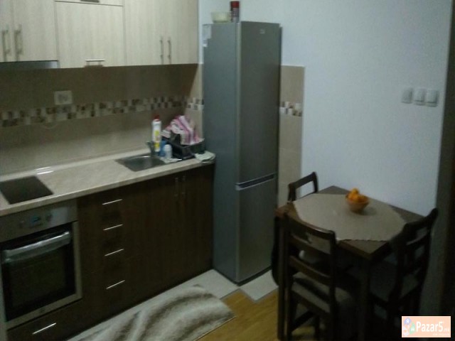 СЕ ИЗДАВА ДВОСОБЕН СТАН ВО АЕРОДРОМ