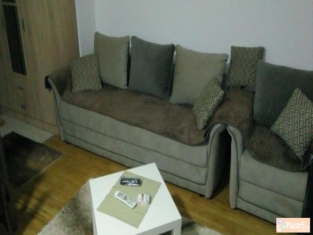 СЕ ИЗДАВА ДВОСОБЕН СТАН ВО АЕРОДРОМ