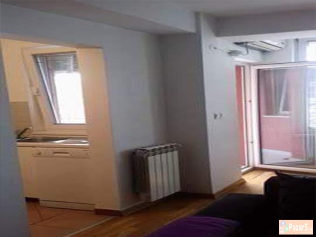 СЕ ИЗДАВА ТРОСОБЕН СТАН КАЈ УНИВЕРЗАЛНА САЛА