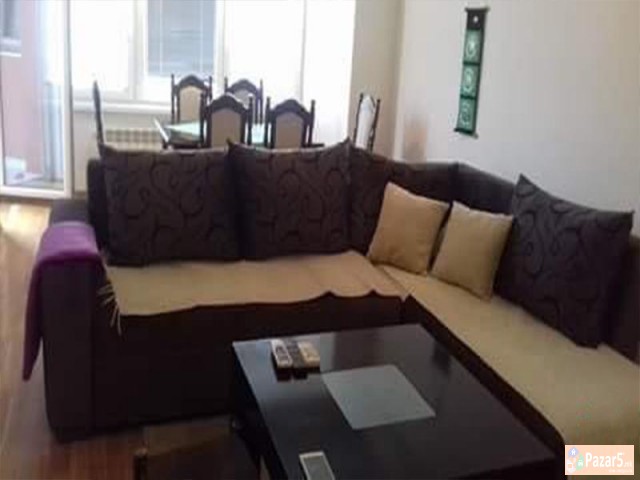 СЕ ИЗДАВА ТРОСОБЕН СТАН КАЈ УНИВЕРЗАЛНА САЛА