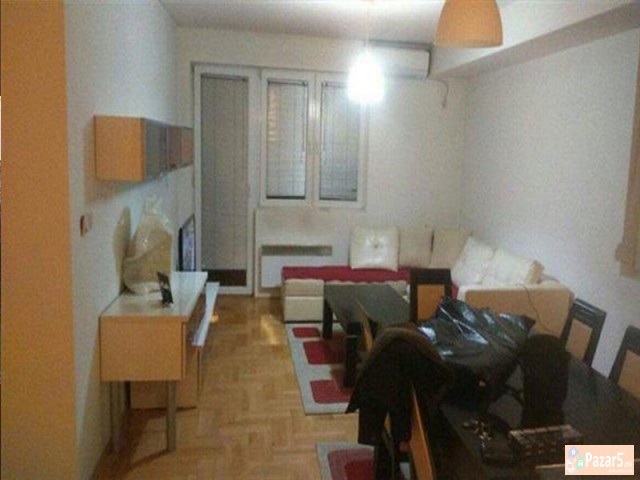 СЕ ИЗДАВА ТРОСОБЕН СТАН ВО КИСЕЛА ВОДА