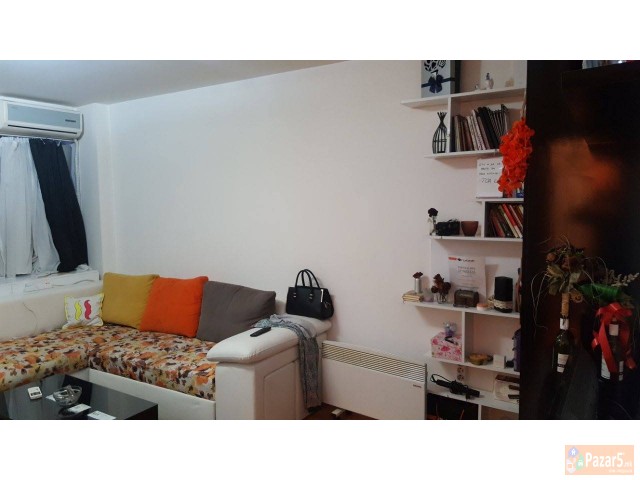 Izdavam Garsonjera Vo Debar Maalo