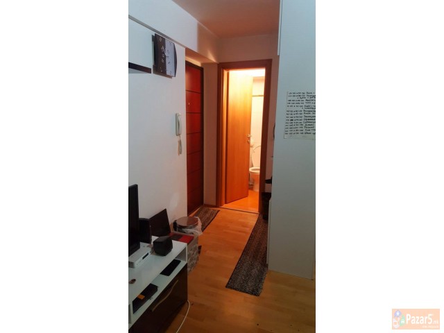 Izdavam Garsonjera Vo Debar Maalo