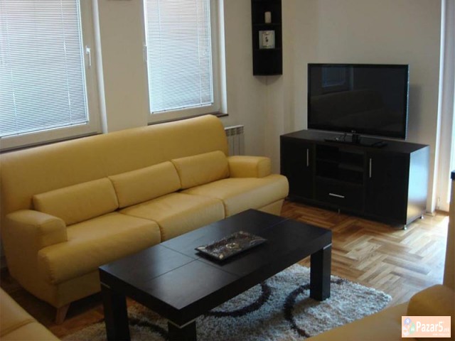 СЕ ИЗДАВА ТРОСОБЕН СТАН ВО ДЕБАР МААЛО