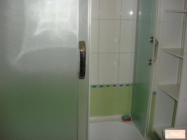 СЕ ИЗДАВА ТРОСОБЕН СТАН ВО ДЕБАР МААЛО