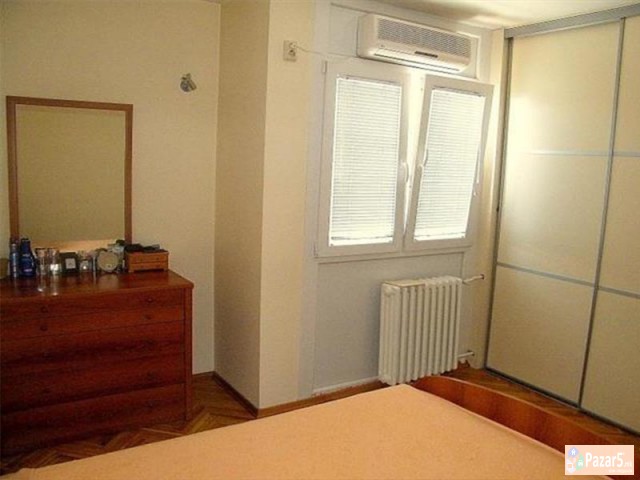 СЕ ИЗДАВА ТРОСОБЕН СТАН ВО ЦЕНТАР