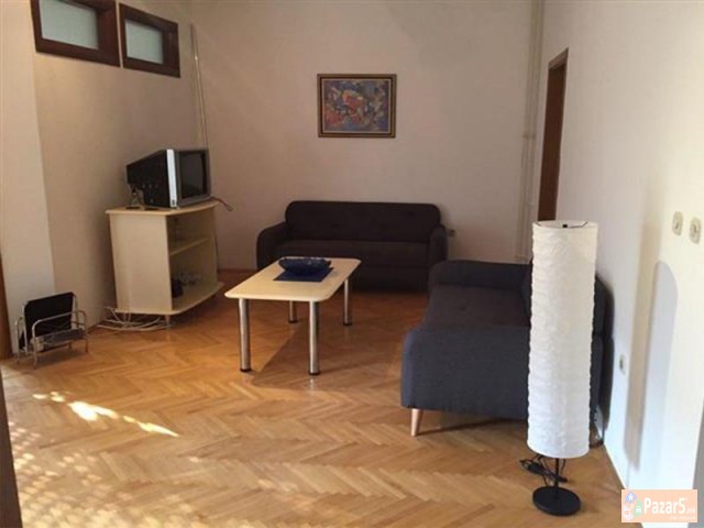 СЕ ИЗДАВА ТРОСОБЕН СТАН ВО КИСЕЛА ВОДА