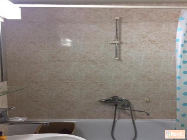 СЕ ИЗДАВА ТРОСОБЕН СТАН ВО КИСЕЛА ВОДА