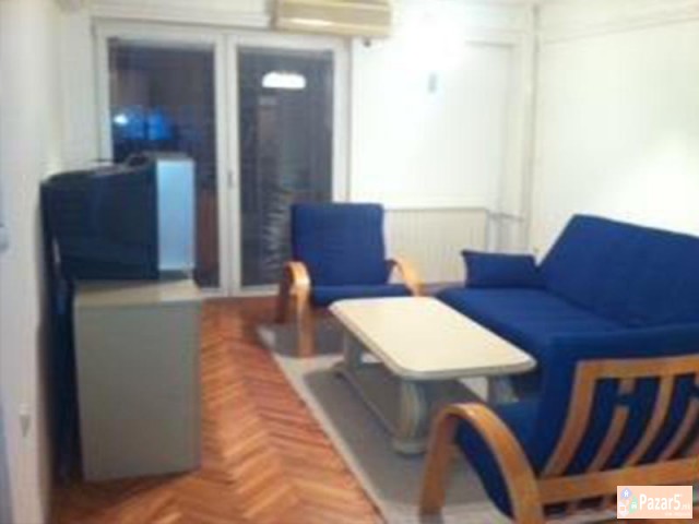 СЕ ИЗДАВА ГАРСОЊЕРА КАЈ НОВА ЖЕЛЕЗНИЧКА