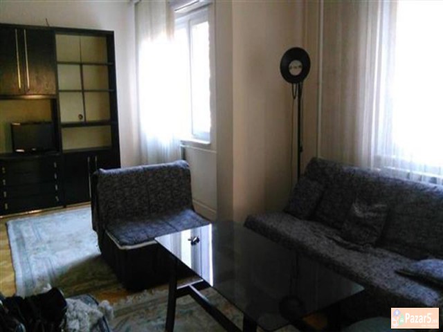 СЕ ИЗДАВА ТРОСОБЕН СТАН ВО АЕРОДРОМ