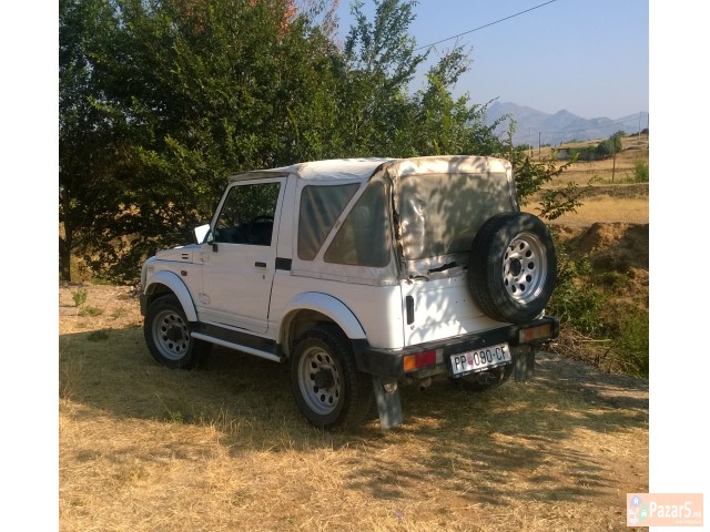 Suzuki Samurai