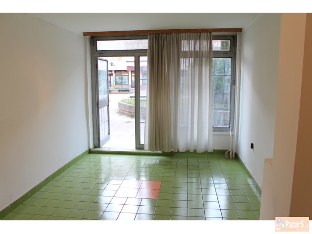 Издавам деловен простор 33м2 Аеродром 120 еур