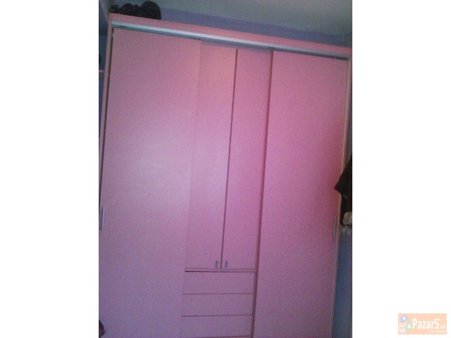 Izdavam Novo Komplet Namesteno Stance Vo Kisela Vo