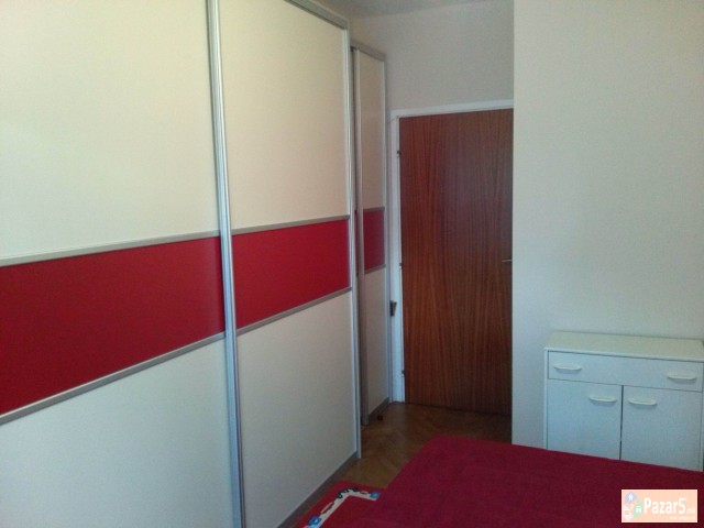 СЕ ИЗДАВА НАМЕСТЕН СТАН ВО МИЧУРИН