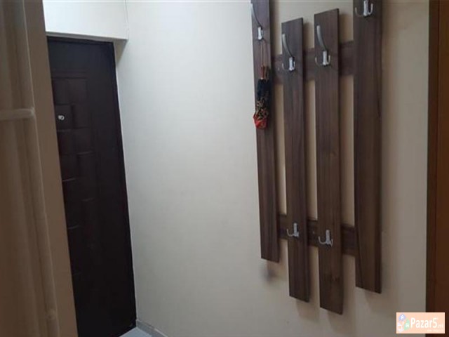 СЕ ИЗДАВА ТРОСОБЕН СТАН КАЈ НОВА ЖЕЛЕЗНИЧКА