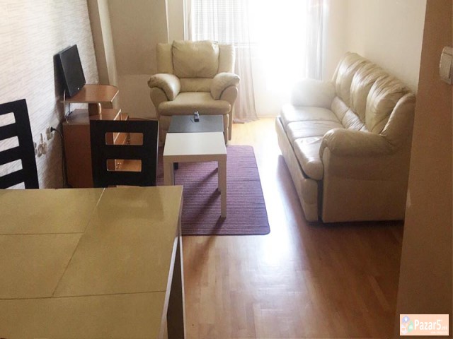 СЕ ИЗДАВА ДВОСОБЕН СТАН КАЈ РАМПА