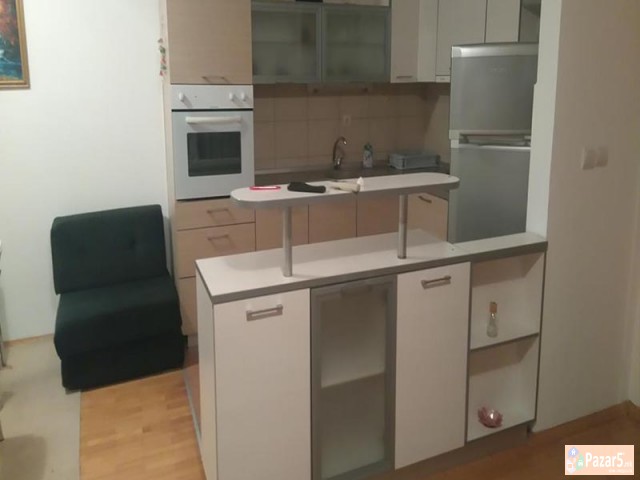 СЕ ИЗДАВА ДВОСОБЕН СТАН ВО ЦЕНТАР