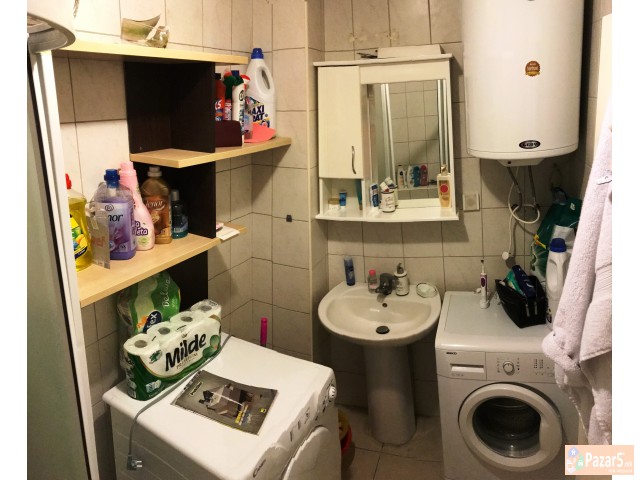 Продаван двособен стан 44м2 на Водно итно!