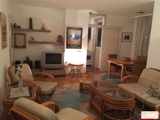 СЕ ИЗДАВА ТРОСОБЕН СТАН ВО АЕРОДРОМ