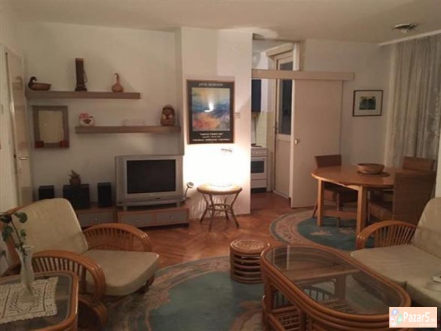 СЕ ИЗДАВА ТРОСОБЕН СТАН ВО АЕРОДРОМ