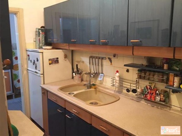 СЕ ИЗДАВА ТРОСОБЕН СТАН ВО АЕРОДРОМ