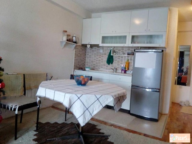 СЕ ИЗДАВА ТРОСОБЕН СТАН ВО КАРПОШ 1