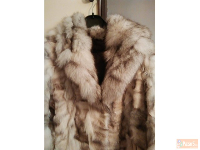 Se Prodava Bunda Od Krzno Od Lisica 