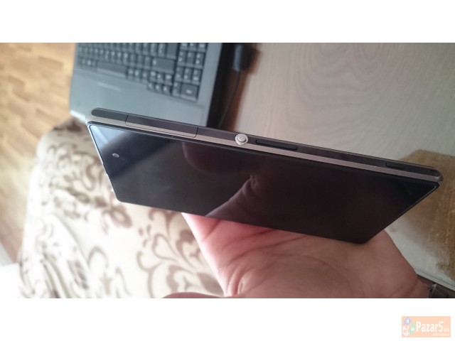 Prodavam Sony Xperia Z1 , Bez Grebka , Baterija De