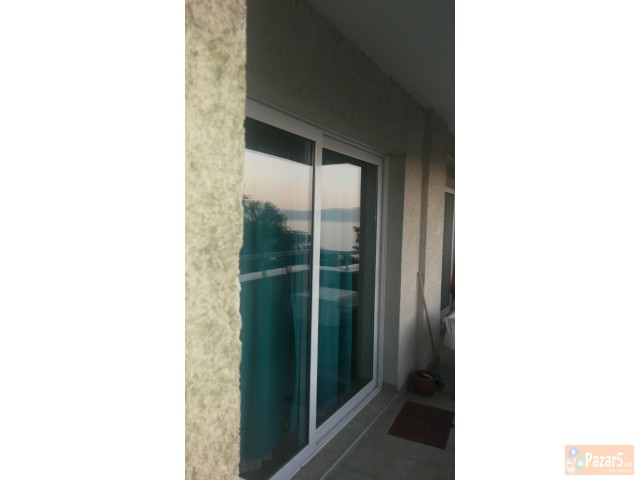 Се продаваат прозори