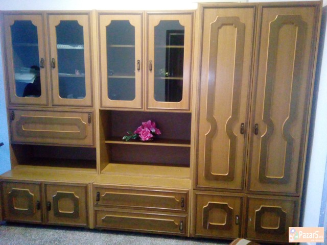 Se Prodava Garderober