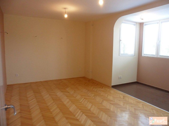 Se Prodava Kompletno Renoviran Stan