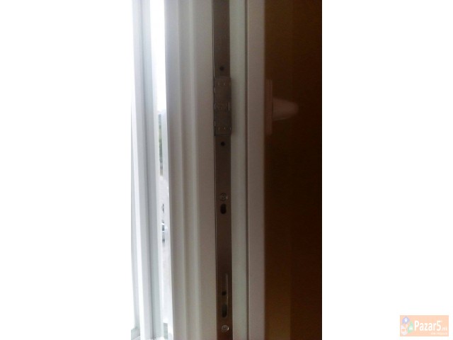 Se Prodava Kompletno Renoviran Stan