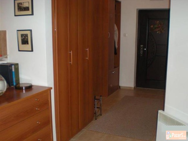 СЕ ИЗДАВА ДВОСОБЕН СТАН ВО КИСЕЛА ВОДА