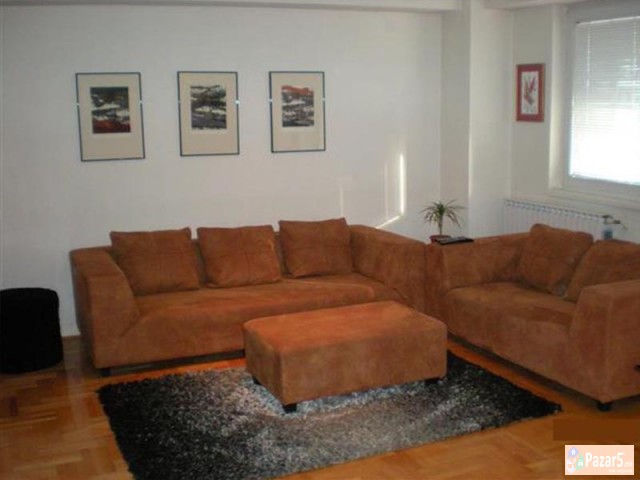 СЕ ИЗДАВА ДВОСОБЕН СТАН ВО КИСЕЛА ВОДА