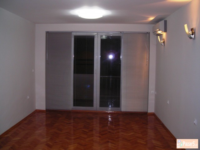 Se Izdava Stan Vo Centar