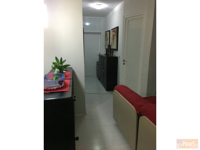 Реновиран трособен стан во Центар