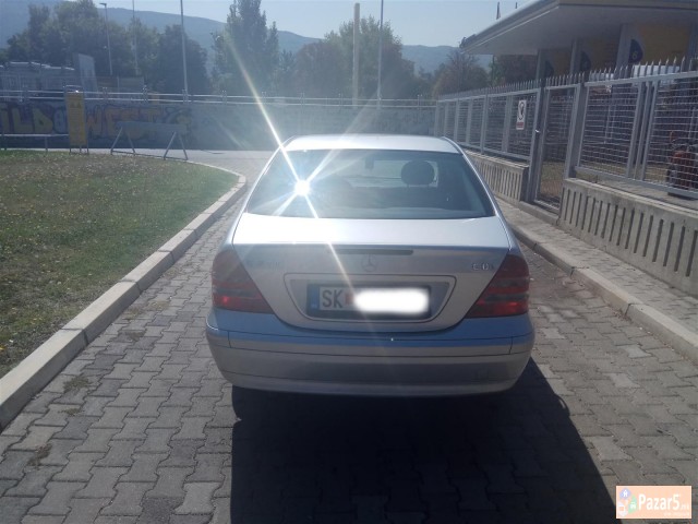 Odlicno Socuvan Mercedes C 200 Cd