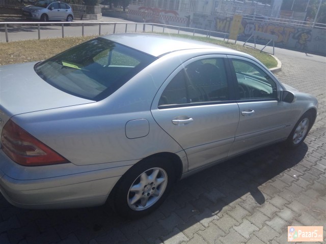 Odlicno Socuvan Mercedes C 200 Cd