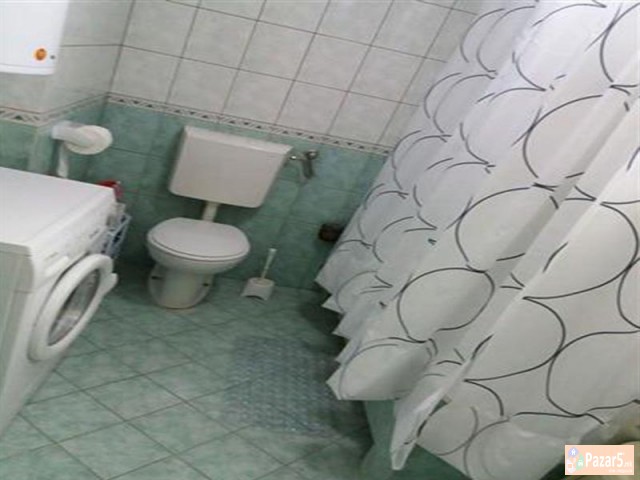 СЕ ИЗДАВА ТРОСОБЕН СТАН ВО КИСЕЛА ВОДА