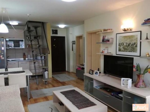 СЕ ИЗДАВА ТРОСОБЕН СТАН ВО ЦЕНТАР