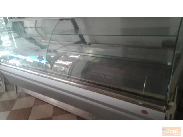Frizider ,vitrina Za Torti,slatki,suvomesnato