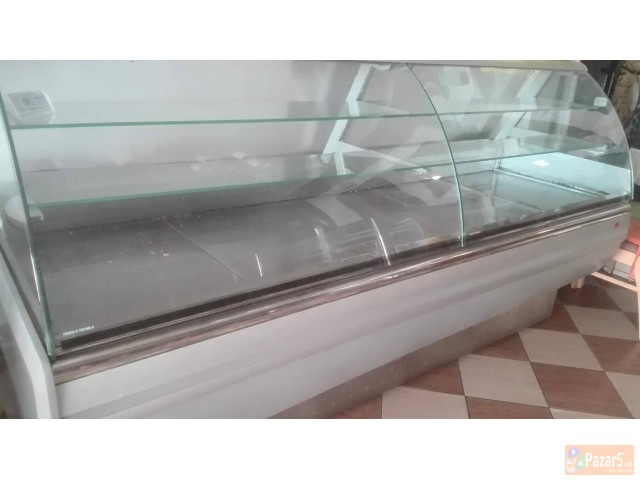 Frizider ,vitrina Za Torti,slatki,suvomesnato