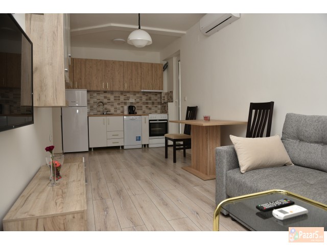 Се издава пријатен еднособен стан / For Rent