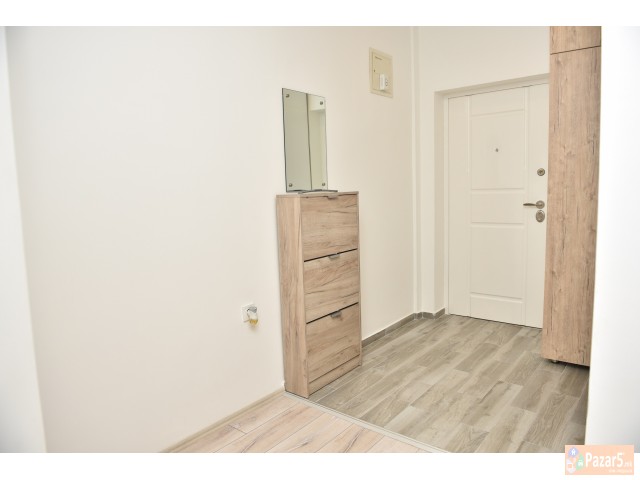 Се издава пријатен еднособен стан / For Rent