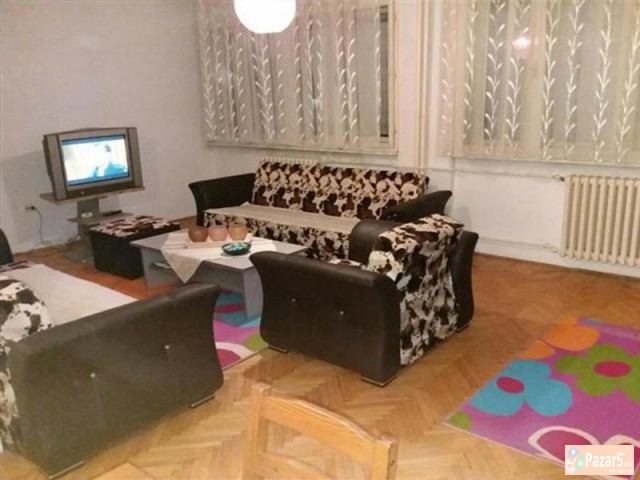 СЕ ИЗДАВА ТРОСОБЕН СТАН ВО АВТОКОМАНДА