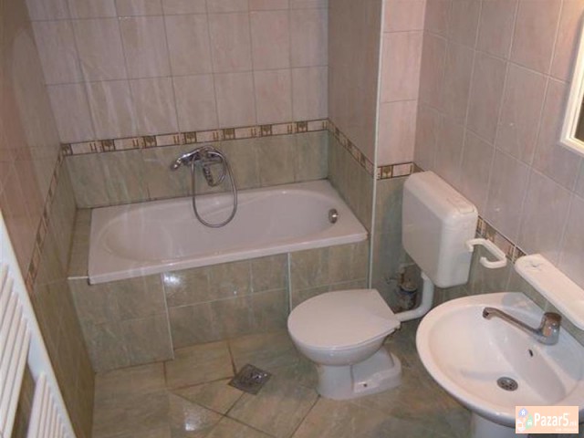 СЕ ИЗДАВА ПРАЗЕН ДВОСОБЕН СТАН ВО ДЕБАР МААЛО