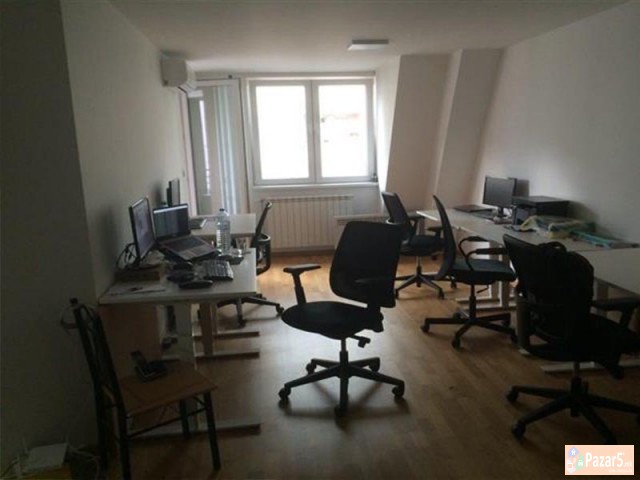 СЕ ИЗДАВА ТРОСОБЕН ПРАЗЕН СТАН ВО АЕРОДРОМ